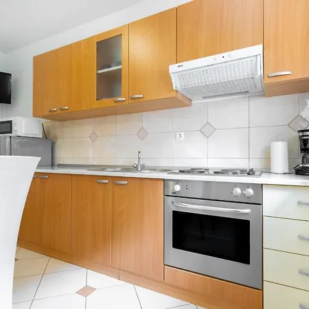 Roko Apartamento Baška Voda
